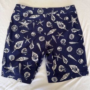 NEW Tommy Bahama Dark Navy Blue Seashell Pattern women’s shorts size 8 nautical